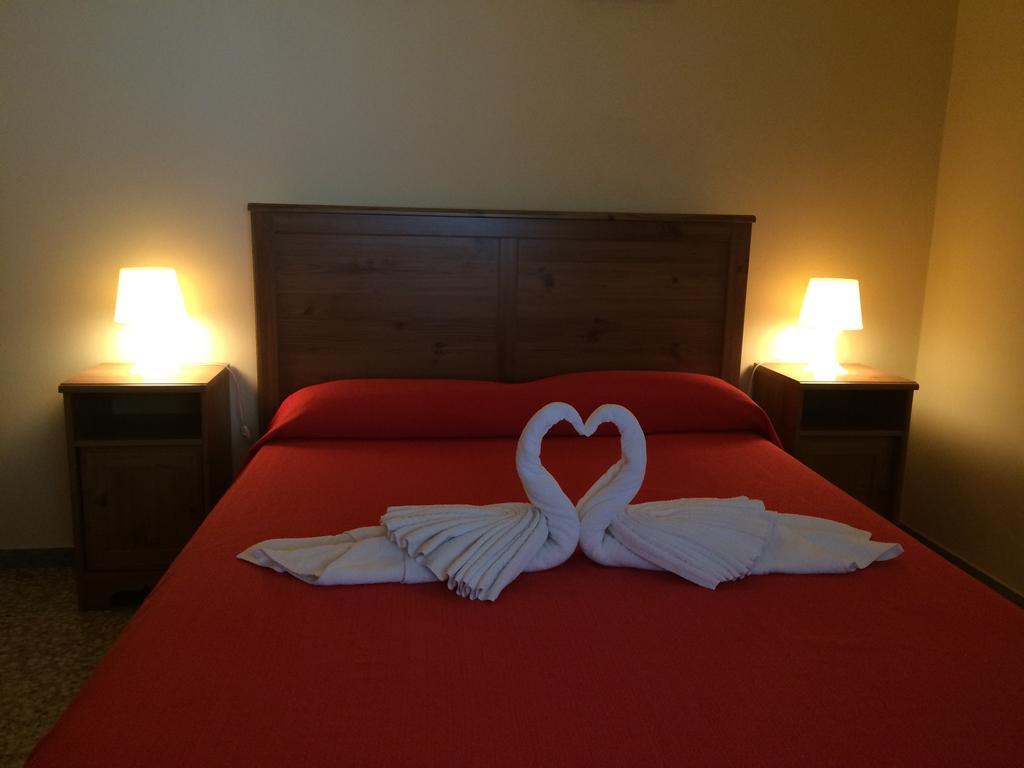 Apartamentos Dominguez Calera Bilik gambar