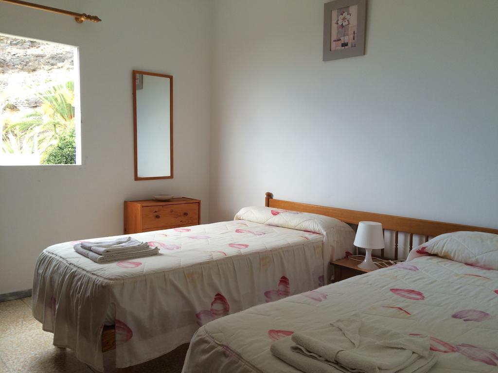 Apartamentos Dominguez Calera Bilik gambar