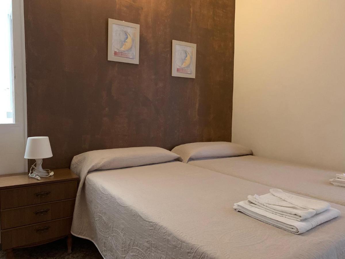 Apartamentos Dominguez Calera Luaran gambar